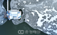 매서운 한파에 꽁꽁 얼어붙은 청주 명암저수지