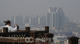 미세먼지에 갇힌 청주 도심