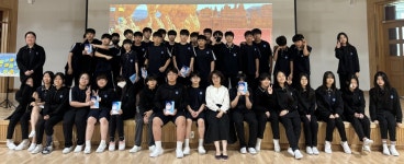 충북 충주대소원중, 일만 번의 다이빙이송현 작가 초청 강연 가져