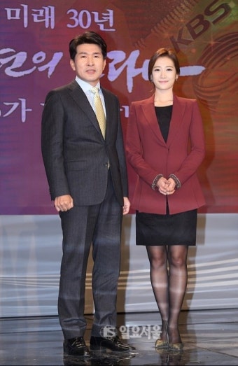 [IS포토] 황상무-김민정, KBS 9시뉴스 '믿음 뉴스 전하겠다'