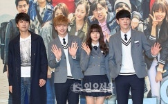 [IS포토] 후아유-학교2015 주역 넷 이필모-육성재-김소현-남주혁