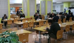 국회 구내식당서 벌레가??