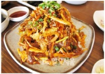북적거리는 여름철 기장 대변항 인기행진