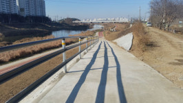 공릉천 자전거 여행코스 중 봉일천 연결로 공사 준공