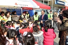 경주시사랑의열매나눔봉사단 희망2017 나눔 캠페인 거리모금 행사