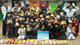 양주시 회천2동 아이들 고사리 손으로 모은 돈 사랑의 라면 기부