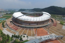 [기획]시민 품으로 돌아 온 진주종합경기장 활기