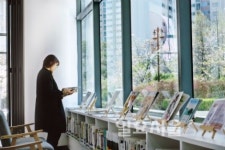 파주 중앙도서관 1층 커뮤니티 자료실 새 단장