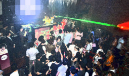 황태자룸가라오케단란주점 | '여성 전용 클럽' 대학가로 확산…신촌ㆍ홍대서 성업