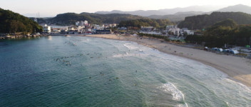 [드론으로 본 세상] 서핑의 메카 양양죽도해변 추위도 잊었다