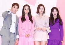 [IS포토] 권혁수-송지효-구재이-연우, 뷰티풀라이프 MC 4인방