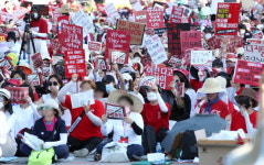 여성 혐오 문화가 사라질 때까지 광화문 광장에 모여 시위 나선 여성들