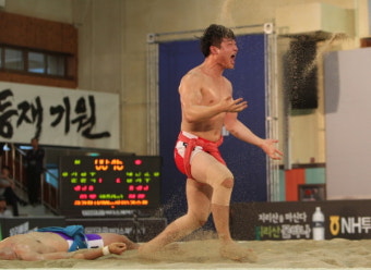 수원시청 김기수, 보은장사씨름대회에서 금강장사 2연패 차지!