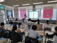 아이디어를 직접 제품으로! ... 고양시 도서관, 웹툰창작실, 공유형 창업·창의공작소 조성