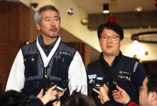 411일째 굴뚝 농성 파인텍 첫 노사 교섭…의견 차이만 확인…농성은 계속