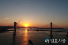 삼천포대교 해맞이 인파로 북적