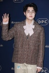 디피씨사내복지 | [IS포토] 조병규, 김보라의 훈남 DPC 스킨샷 런칭행사 등장~