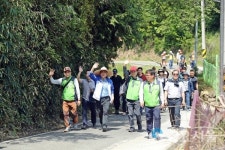 창원시공노조 가족과 함께하는 노사화합 걷기 행사 가져