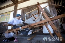 목화 시배지 산청, 축제장서 무명베짜기 재현