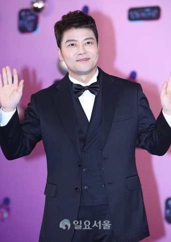 2025 KBS 연예대상, 전현무의 20년 만에 수상 소감과 아트리스트들의 감동적인 순간들의 기억