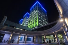 진주시청사, 낮과 밤 시민들에게 열린 공간으로 탈바꿈