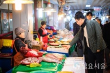 남해군 설 명절 맞이 전통시장 장보기 행사 열어…