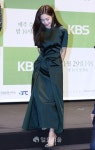 [IS포토] 조보아, 예쁨예쁨한 발걸음