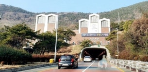 [창원58열전] 돌처럼 단단한 민심으로 지켜온 고장, 진해구 석동