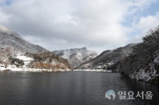 [포토 뉴스] 물을 품은 순백의 감악산… 양주 겨울비경