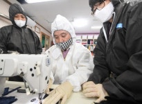 곽상욱 오산시장,  따숨마스크 제작업체 핸드프렌즈 협동조합 방문...제작 현황 점검