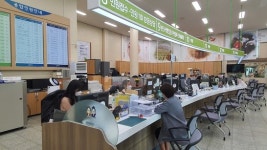 강진군, 코로나19 차단  투명 안심 가림막 설치