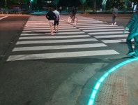 수원시,  보행자 안전 위한 바닥 형 보행신호등 설치