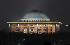 [여의도 보좌진 칼럼] 낙선 국회의원들이 사는 법