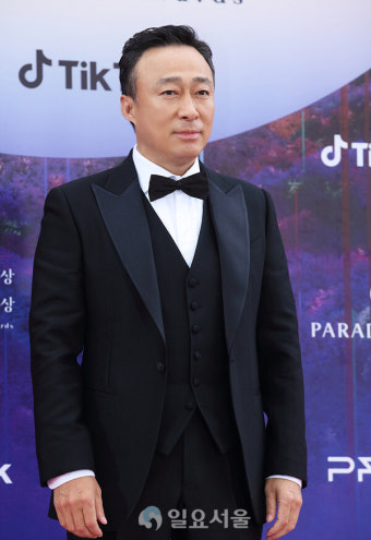[IS포토|백상예술대상] 이성민, '회장님의 멋짐'
