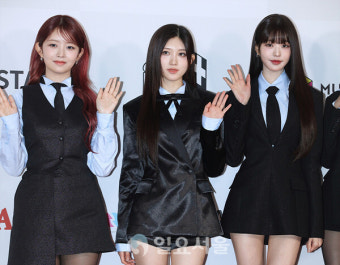[IS포토|2023 TMA] 아이브 레이-가을-장원영, '러블리의 정석'