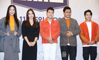 [IS포토] 장영란-한혜진-전현무-정승제-조정식, '티처스 5총사'