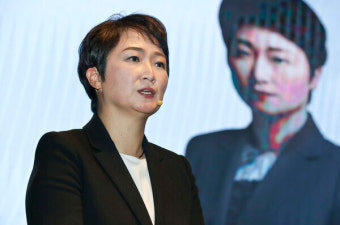 '반문' 이언주에 손 내민 이재명, 7년 만에 민주당 귀환?