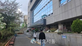 [포토] 젊음의 거리 홍대 투표소 현장… 투표율 67.0% 32년 만에 최고