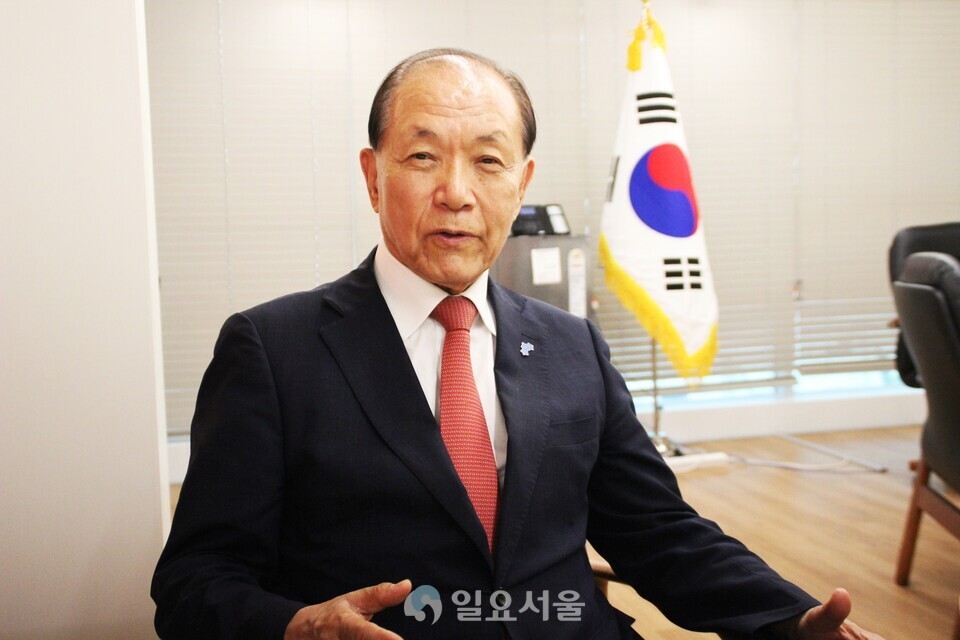 황우여 특검 후보 여당 배제, 헌법 유린될 지경 발언에 논란 거세져