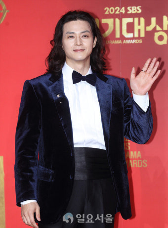 [IS포토|SBS연기대상] 김지훈, '원조 만찢남'