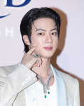 [IS포토] 볼콕 하트 '방탄소년단(BTS) 진(JIN)'