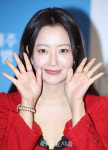 [IS포토] 김희선, 요래 있다가...꽃이 활짝~