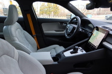 [연속기획] 일요서울 카스토리 (283) 폴스타2...전기차 타고 선사시대로, 좁은 길·산길도 문제없다