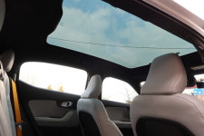 [연속기획] 일요서울 카스토리 (283) 폴스타2...전기차 타고 선사시대로, 좁은 길·산길도 문제없다