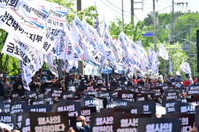 [밀착취재] 진주 CU 물류센터 비극의 사고, 원청 책임 공방 확산...사용자성 제각각