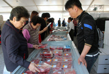 한우 숯불구이 축제 첫날부터 북새통