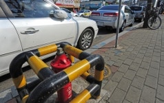 급할때 쓸 공설소화전인데.. 車·적치물에 무용지물 전락