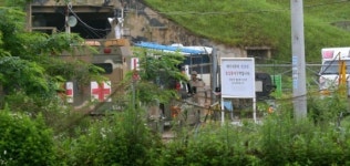 [GOP 총기난사] 고성 명파초등학교 인근서 총기 난사 무장 탈영병과 교전 중(속보)