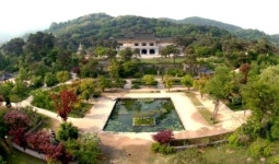 자연 속 한옥 호암미술관, 외부 전통정원도 사철내내 볼거리