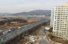 수원~광명 고속도로 소음 심각...봉담 주민들 방음터널 설치해라